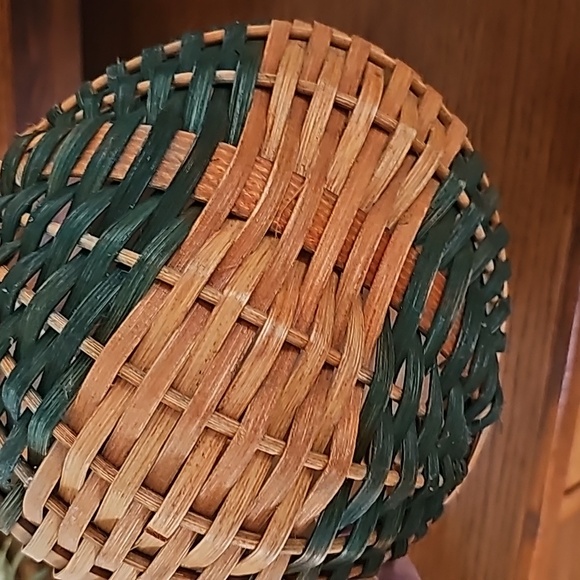 Hershberger MN Amish made Melon basket in green - Picture 3 of 4